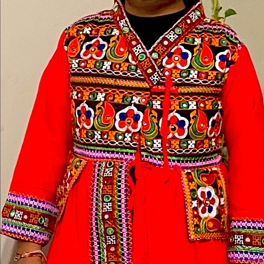 It’s garba dress called kediyu for men s/m